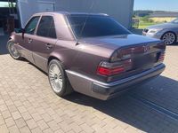 Gebraucht Mercedes E500 326 PS (239 kW) 1992 Violet Limousine