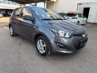 Gebraucht Hyundai i20 Classic 86 PS (63 kW) 2015 Grau Kleinwagen