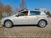 Używany Opel Astra 90 KM (66 kW) 2005 Srebrny Hatchback