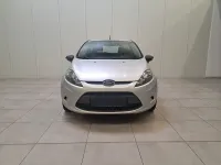 Gebraucht Ford Fiesta 60 PS (44 kW) 2012 Silber Kleinwagen
