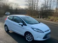 Gebraucht Ford Fiesta 70 PS (51 kW) 2011 Weiß Kleinwagen