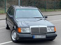 Gebraucht Mercedes E230 132 PS (97 kW) 1992 Schwarz Kombi