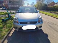 Gebraucht Ford Fiesta 80 PS (58 kW) 2008 Silber Kleinwagen