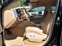 Second-hand Porsche Cayenne 300 CP (220 kW) 2011 Negru SUV