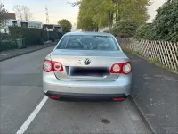 Gebraucht VW Jetta 150 PS (110 kW) 2006 Grau Limousine