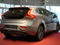 Gebraucht Volvo V40 Momentum 150 PS (110 kW) 2016 Grau Limousine