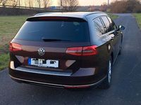 Gebraucht VW Passat Highline 150 PS (110 kW) 2018 Rot Limousine