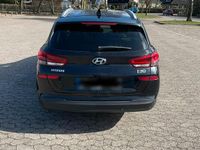 Gebraucht Hyundai i30 115 PS (84 kW) 2019 Schwarz Kombi