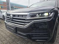 Gebraucht VW Touareg 231 PS (169 kW) 2024 Schwarz SUV