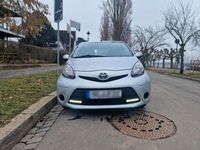 Gebraucht Toyota Aygo 68 PS (50 kW) 2013 Grau Kleinwagen