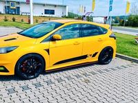 Gebraucht Ford Focus ST 250 PS (183 kW) 2015 Gelb Limousine