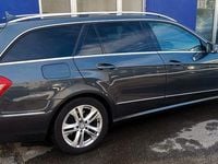 Gebraucht Mercedes E220 Avantgarde 170 PS (125 kW) 2012 Grau Kombi