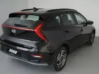 Gebraucht Hyundai Bayon Trend 101 PS (74 kW) 2025 Phantom black / met (schwarz) (metallic) SUV