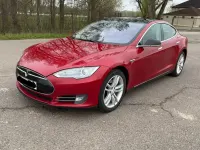 Usata Tesla Model S 309 kW (421 CV) 2013 Rosso Utilitaria