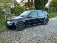 Second-hand VW Golf IV 90 CP (66 kW) 2000 Negru Hatchback