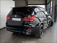 gebraucht BMW X5 40d M Paket Pano Stdhzg Mem LED Ass AHK HUD