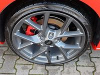 Neu Ford Focus ST 280 PS (205 kW) 2025 Race red Kombi