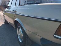 Gebraucht Mercedes E230 136 PS (100 kW) 1982 Grün Limousine