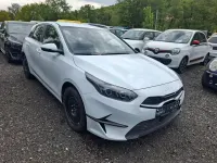 Neu Kia Ceed 140 PS (102 kW) 2025 Weiß Kleinwagen