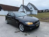 Gebraucht BMW 318 Comfort Edition 143 PS (105 kW) 2011 Schwarz Limousine