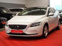 Gebraucht Volvo V40 Inscription 152 PS (111 kW) 2018 Weiß Limousine