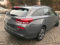 Neu Hyundai i30 160 PS (117 kW) 2025 Grau Limousine