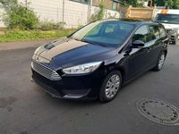 Gebraucht Ford Focus Trend 101 PS (74 kW) 2015 Schwarz Kombi