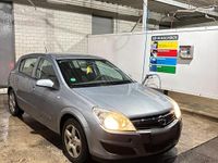 Gebraucht Opel Astra 115 PS (84 kW) 2007 Silber Kleinwagen