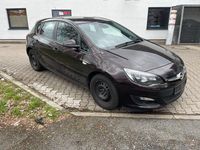 Gebraucht Opel Astra Edition 116 PS (85 kW) 2014 Braun Limousine