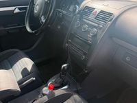 Gebraucht VW Touran Cup 105 PS (77 kW) 2014 Grau Van / Kleinbus