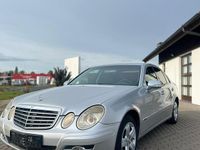 Gebraucht Mercedes E220 150 PS (110 kW) 2002 Silber Limousine
