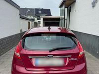 Gebraucht Ford Fiesta 82 PS (60 kW) 2008 Rot Kleinwagen