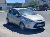 Gebraucht Ford Fiesta Trend 60 PS (44 kW) 2011 Silber Limousine
