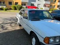 Gebraucht Mercedes 240 72 PS (52 kW) 1981 Weiß Limousine