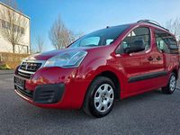 Gebraucht Peugeot Partner Tepee Active 99 PS (72 kW) 2016 Rot Van / Kleinbus