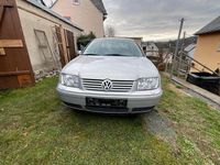 Second-hand VW Bora 101 CP (74 kW) 1998 Gri Berlinǎ