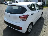 Gebraucht Hyundai i10 Select 67 PS (49 kW) 2017 Weiß Kleinwagen
