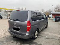 Gebraucht Hyundai H-1 170 PS (125 kW) 2011 Grau Van / Kleinbus