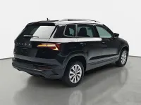 Neu Skoda Karoq Selection 150 PS (110 kW) 2026 Blackmagic perleffekt SUV