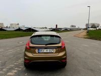 Gebraucht Ford Fiesta Titanium 82 PS (60 kW) 2012 Beige Kleinwagen