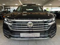 Gebraucht VW Touareg Atmosphere 286 PS (210 kW) 2018 Deep black perleffekt SUV