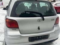 Gebraucht Toyota Yaris 87 PS (63 kW) 2005 Silber Limousine