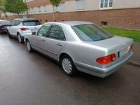 Gebraucht Mercedes E230 Elegance 150 PS (110 kW) 1997 Silber Limousine