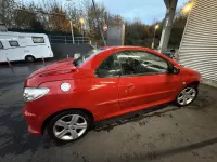 Gebraucht Peugeot 206 CC 109 PS (80 kW) 2005 Rot Cabrio