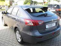 Gebraucht Mitsubishi Lancer Invite 143 PS (105 kW) 2011 Effektgrau Limousine
