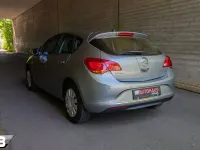 Gebraucht Opel Astra Selection 116 PS (85 kW) 2015 Silber Limousine