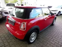 Begagnad Mini ONE 75 HK (55 kW) 2011 Röd Halvkombi