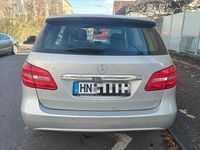 Gebraucht Mercedes B180 109 PS (80 kW) 2012 Silber Van / Kleinbus