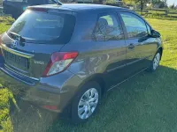 Gebraucht Toyota Yaris 99 PS (72 kW) 2012 Grau Kleinwagen
