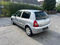 Gebraucht Renault Clio II 75 PS (55 kW) 2008 Silber Kleinwagen